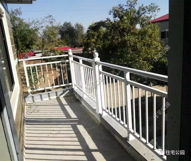 農村輕鋼住宅造價多少？這棟240平的房子只花了33萬，房主任先生很滿意