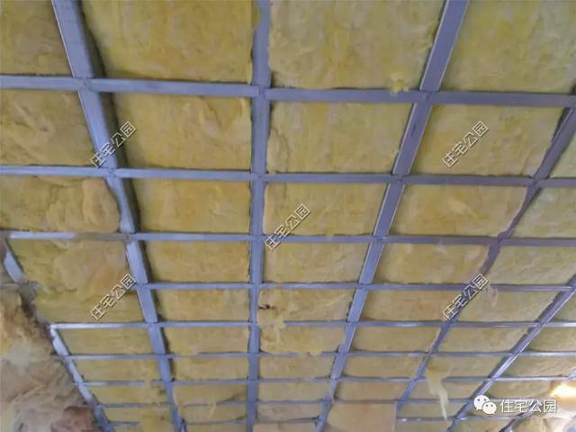 農村輕鋼住宅造價多少？這棟240平的房子只花了33萬，房主任先生很滿意