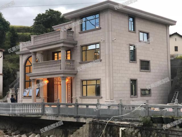 別墅建成之后比效果圖還好看！14.1X11.3米才40萬真是優秀！