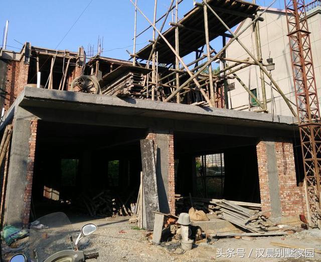 有錢就是好，泰州汪總蓋的帶地下車庫(kù)現(xiàn)代別墅，鄰居看了都坐不住！