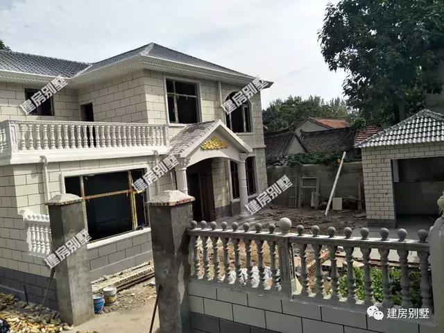 我家的小別墅只花了23萬就建好了，簡約精致，全村僅此一棟