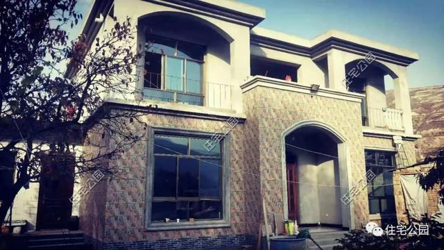 農村小伙自畫結構圖，不到20萬建成兩層小別墅，怎么做到的？