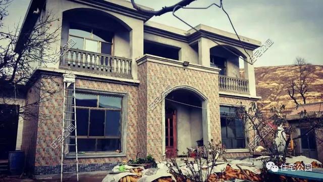 農村小伙自畫結構圖，不到20萬建成兩層小別墅，怎么做到的？