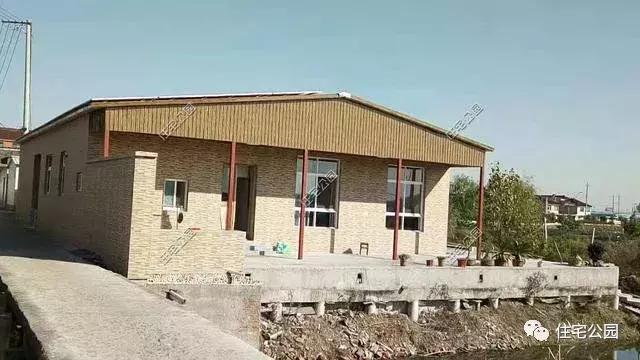 江蘇農(nóng)村花了50萬(wàn)建成的平房別墅，這樣光伏發(fā)電的屋面見(jiàn)過(guò)么