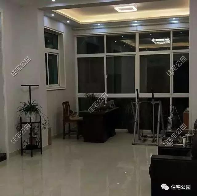 江蘇農(nóng)村花了50萬(wàn)建成的平房別墅，這樣光伏發(fā)電的屋面見(jiàn)過(guò)么