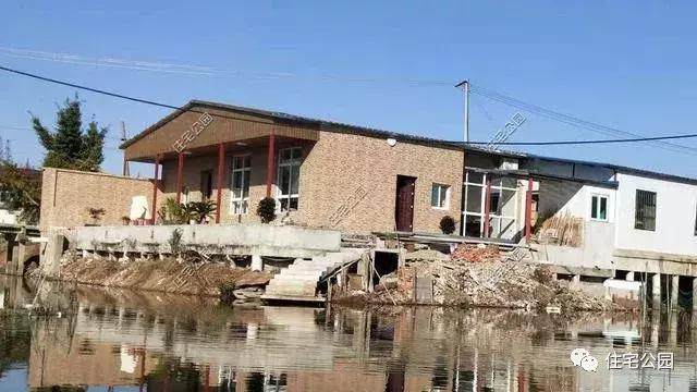 江蘇農(nóng)村花了50萬(wàn)建成的平房別墅，這樣光伏發(fā)電的屋面見(jiàn)過(guò)么