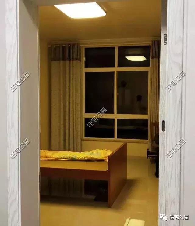 江蘇農(nóng)村花了50萬(wàn)建成的平房別墅，這樣光伏發(fā)電的屋面見(jiàn)過(guò)么