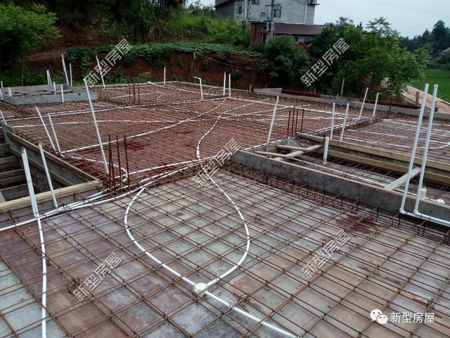 農(nóng)村自建房不懂點(diǎn)會(huì)出事，千萬(wàn)別把PVC雨水管放在構(gòu)造柱里！