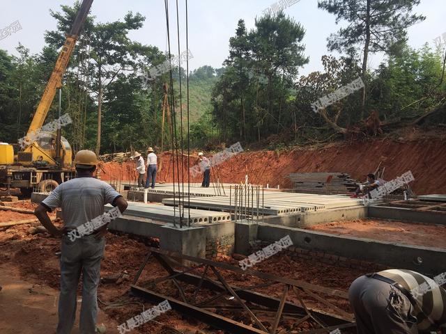 這套二層別墅，光基礎(chǔ)就花了3萬，顏值不夠，施工來湊！