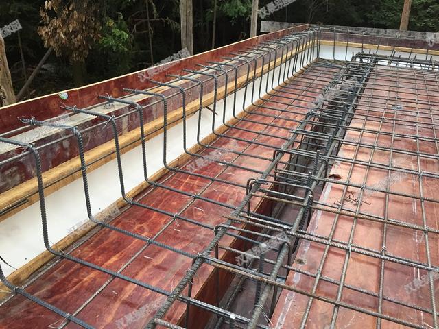 這套二層別墅，光基礎(chǔ)就花了3萬，顏值不夠，施工來湊！