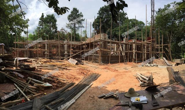 這套二層別墅，光基礎(chǔ)就花了3萬，顏值不夠，施工來湊！