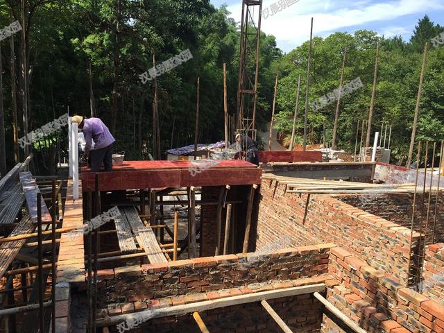 這套二層別墅，光基礎(chǔ)就花了3萬，顏值不夠，施工來湊！