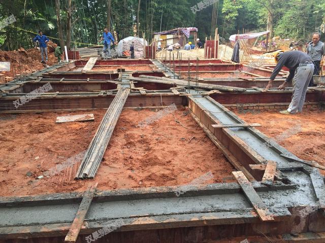 這套二層別墅，光基礎(chǔ)就花了3萬，顏值不夠，施工來湊！