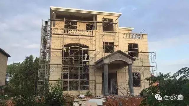 40萬建成農(nóng)村養(yǎng)老別墅，全村唯一的挑空客廳，真是美滋滋的！