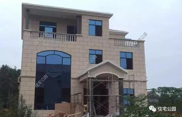 40萬建成農(nóng)村養(yǎng)老別墅，全村唯一的挑空客廳，真是美滋滋的！