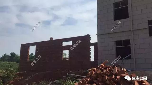 40萬建成農(nóng)村養(yǎng)老別墅，全村唯一的挑空客廳，真是美滋滋的！