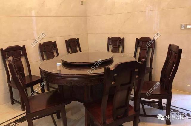 為了回老家工作的女兒，江西父母建三層別墅，小院裝修全做好120萬