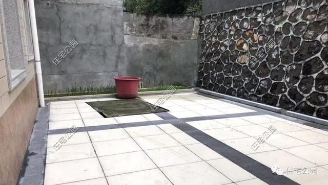 為了回老家工作的女兒，江西父母建三層別墅，小院裝修全做好120萬