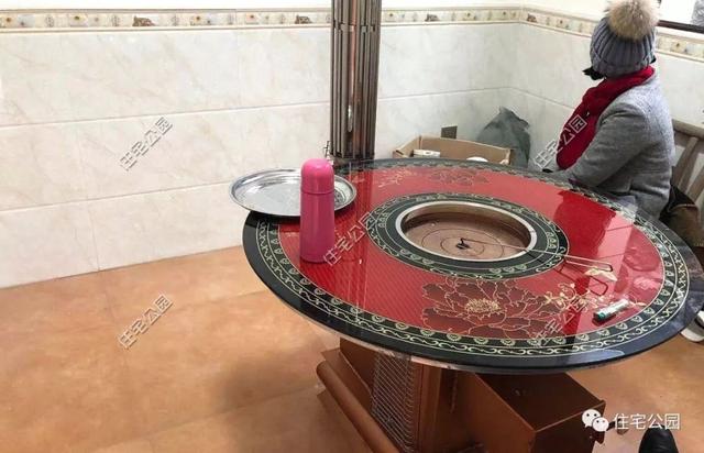 為了回老家工作的女兒，江西父母建三層別墅，小院裝修全做好120萬