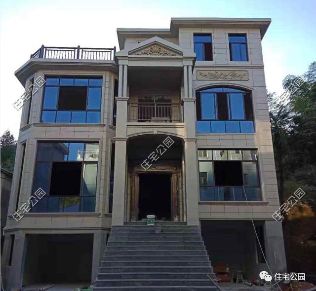 浙江農(nóng)村小伙自行設(shè)計，三層別墅花80萬建成，大家覺得如何？