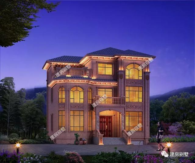 一棟建在浙江農村的三層豪宅別墅，帶地下室和大窗采光，妥妥的地標性建筑