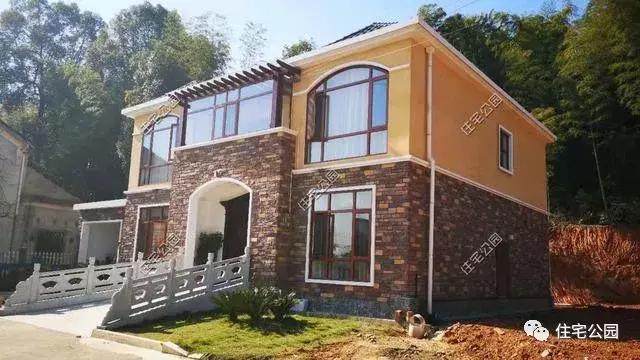 湖南農村自建2層漂亮別墅，土建50萬裝修70萬，這樣式真漂亮