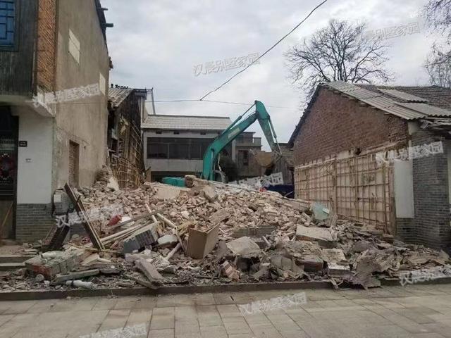 兩面鄰居開間只有8.8米，怎么建房？看看這套花50萬建成的中式別墅！