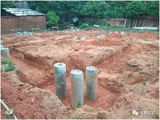 廣東農村小伙修建二層半別墅，主體帶小院子30萬，苦累都值得