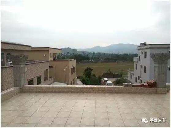 廣東農村小伙修建二層半別墅，主體帶小院子30萬，苦累都值得
