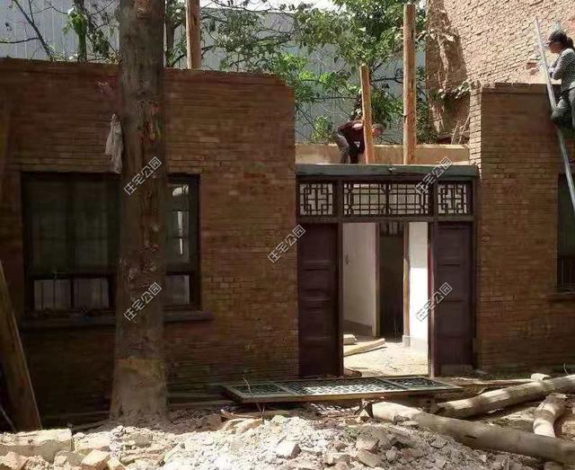 陜西農村自建2層別墅，造價30萬，坡屋頂建成這樣，真不怕漏雨嗎