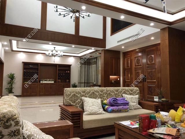 紅磚缺貨，石子每車1200，花了150萬終于建起這棟農村三層別墅