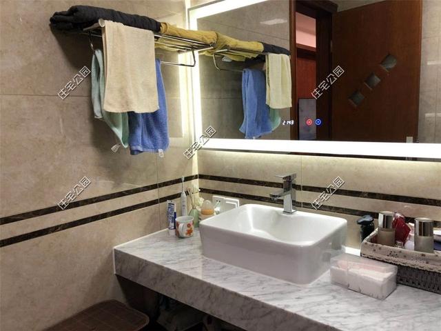 紅磚缺貨，石子每車1200，花了150萬終于建起這棟農村三層別墅