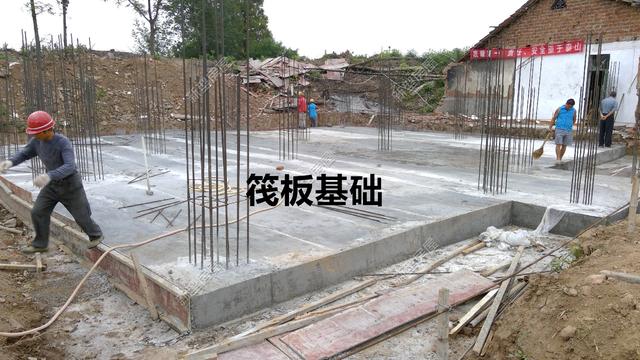 農(nóng)村建房包工包料，但是做基礎(chǔ)怎么還要加錢？看看包工頭怎么說(shuō)