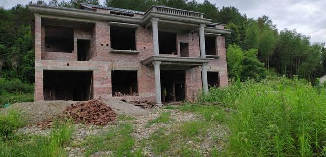 農村小伙建房內外墻全砌空斗墻，你覺得這樣結實嗎？