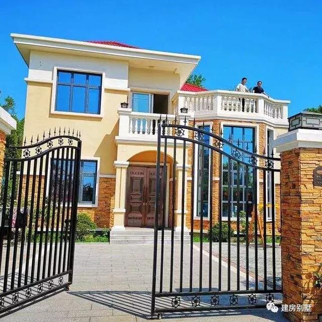 拆掉老家的青磚瓦房，35萬蓋好兩層小別墅，漂亮又實用