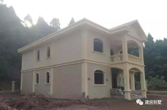 精致漂亮的兩層小別墅圖片，25萬就能建好，全家人的避風港