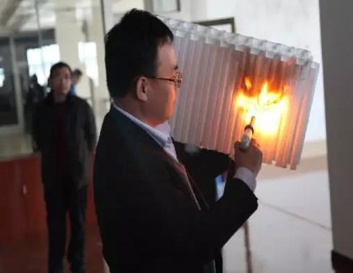 海容模塊不是泡沫嗎，那么它防火性能怎么樣？