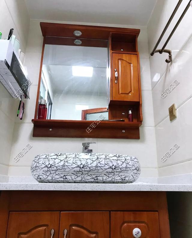 為父母養老，湖南兄妹在農村老家修建三層別墅，主體裝修一個花了80萬