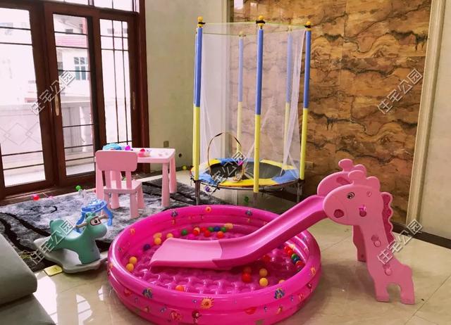 為父母養老，湖南兄妹在農村老家修建三層別墅，主體裝修一個花了80萬