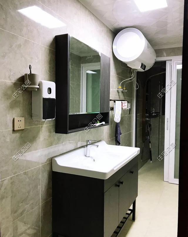 為父母養老，湖南兄妹在農村老家修建三層別墅，主體裝修一個花了80萬