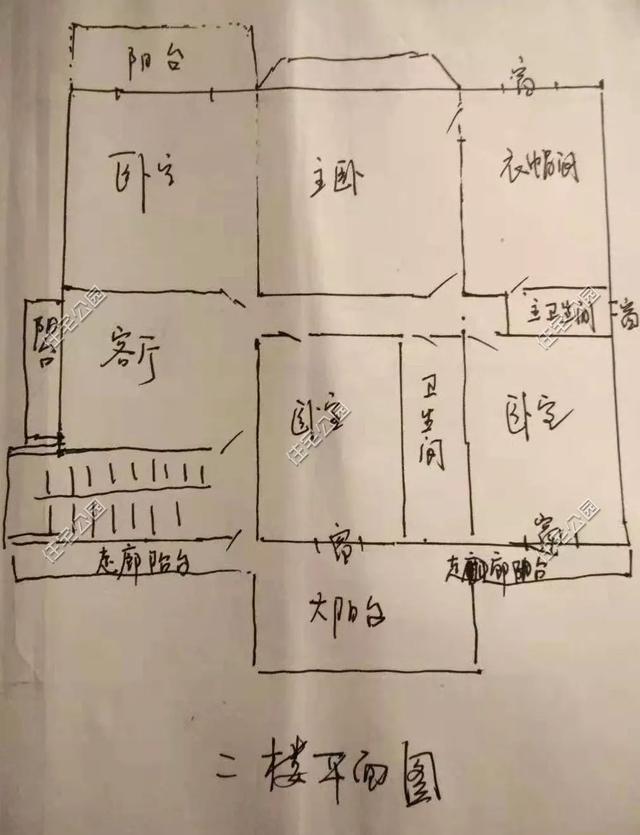 為父母養老，湖南兄妹在農村老家修建三層別墅，主體裝修一個花了80萬