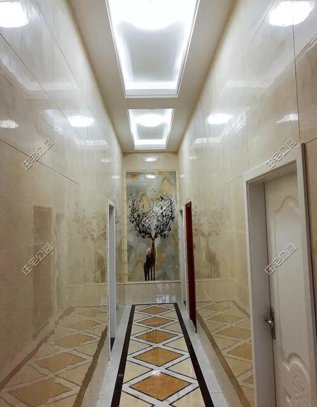 為父母養老，湖南兄妹在農村老家修建三層別墅，主體裝修一個花了80萬