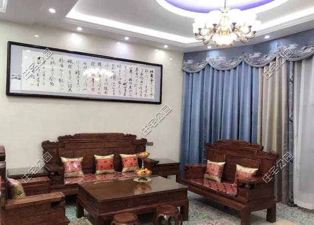 為父母養老，湖南兄妹在農村老家修建三層別墅，主體裝修一個花了80萬