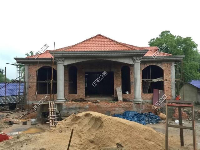 農村包工頭給自家建房，30萬建成一層別墅，質量更是沒得說