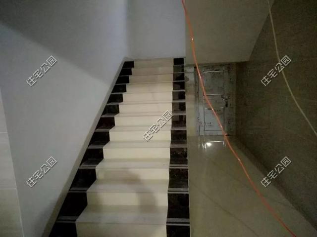 為了落葉歸根，湖南兄弟倆回鄉下建別墅，各自花了60萬，享受田園生活