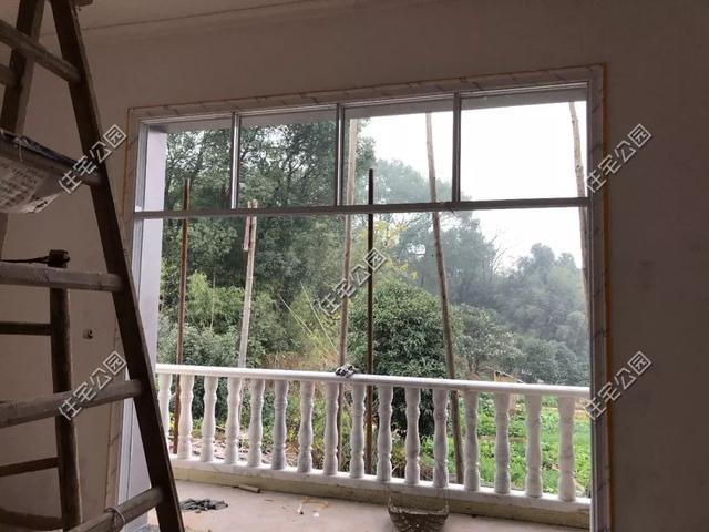 為了落葉歸根，湖南兄弟倆回鄉下建別墅，各自花了60萬，享受田園生活