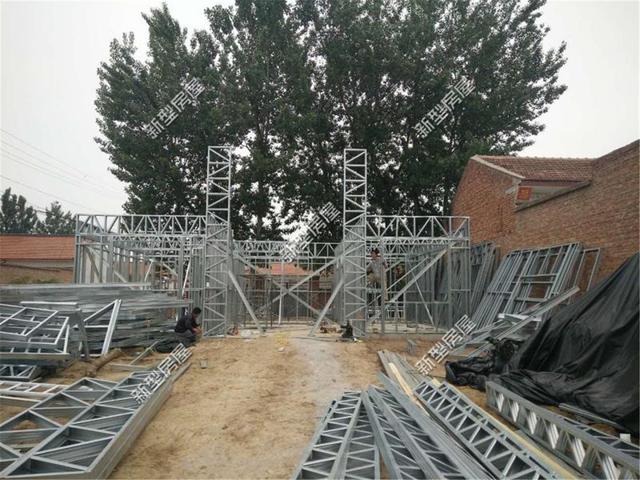 想修建輕鋼別墅？先搞清楚構建、樓板、外墻和取暖這4個問題！