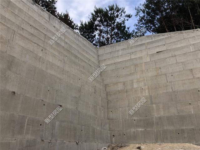 湖南農村小伙花40萬蓋了30米長的堡坎，大家都說這是要建城堡