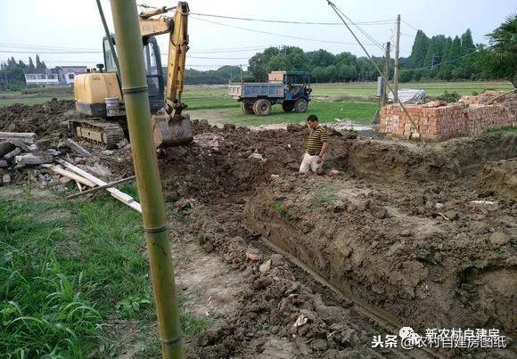 江蘇小伙回農(nóng)村自建別墅，包工包料每瓶1200，村里還有花海、草坪！