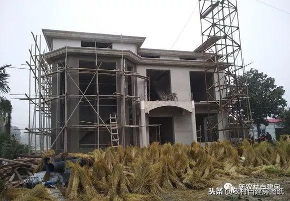 江蘇小伙回農(nóng)村自建別墅，包工包料每瓶1200，村里還有花海、草坪！